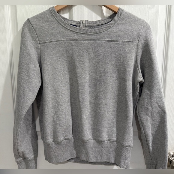 Champion Heather Gray Sweatshirt Zips up back like new - Picture 1 of 4